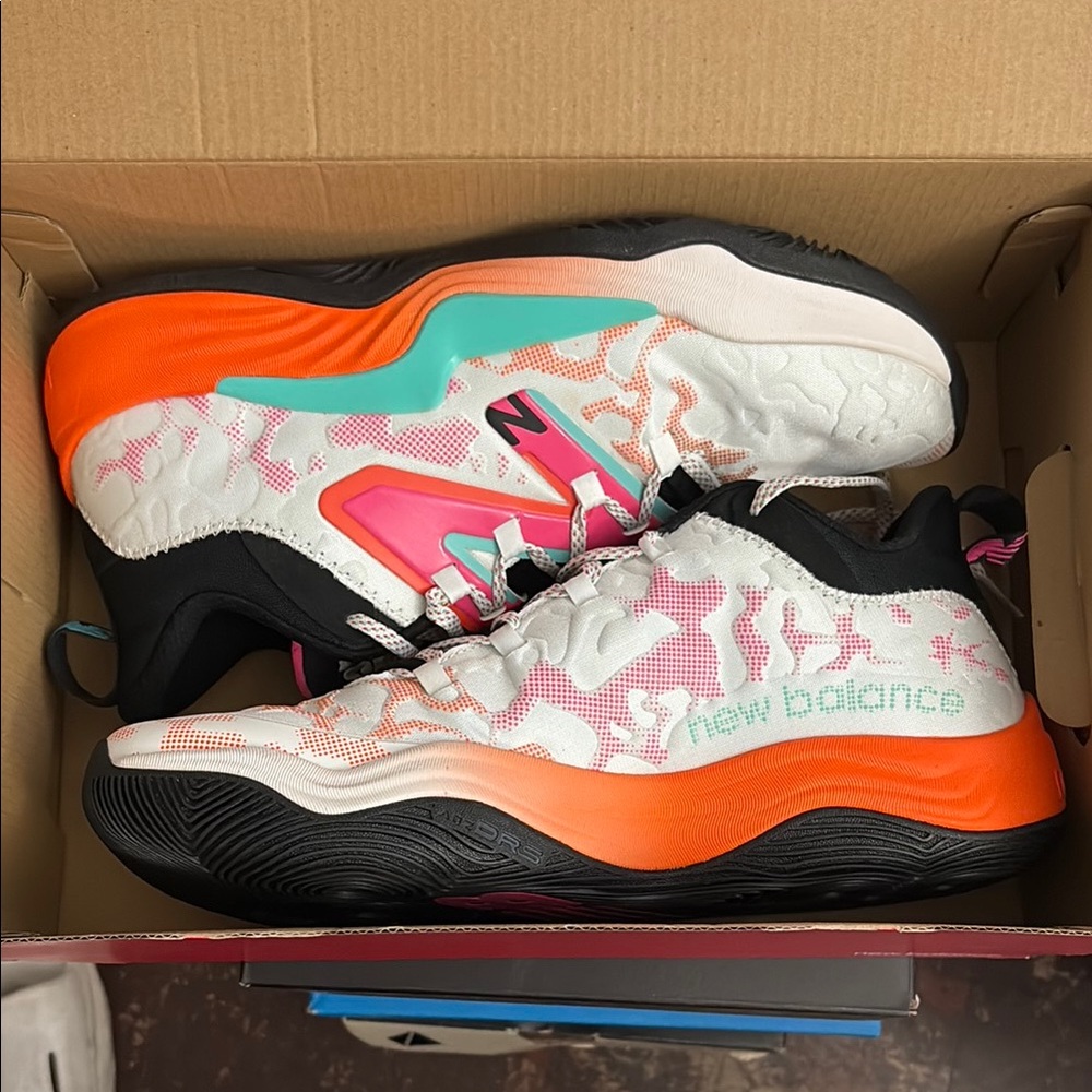 New Balance Two Wxy v3 “Festival” 10.5 men’s. Missing insoles but otherw…